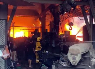 Ratchaburi factory inferno sends black smoke over Ban Pong
