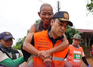 Deputy Interior Minister joins flood rescue efforts in hard-hit Nan