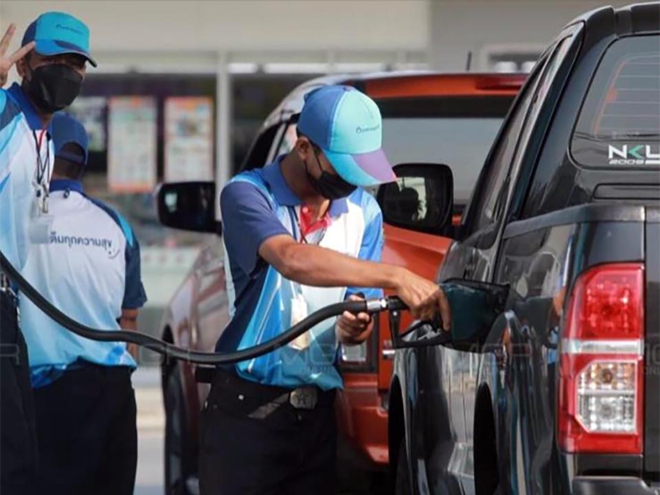 Thais pay more at the pump, oil fund losses top 72 billion baht