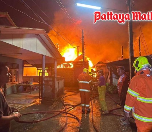 Midnight fire tears through 9 homes in Udon Thani village, 7 escape