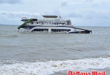 Tour boat sinks off Jomtien Beach amid rough seas and strong winds