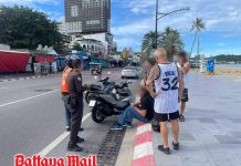 Foreign tourist injured after dog runs across Pattaya road