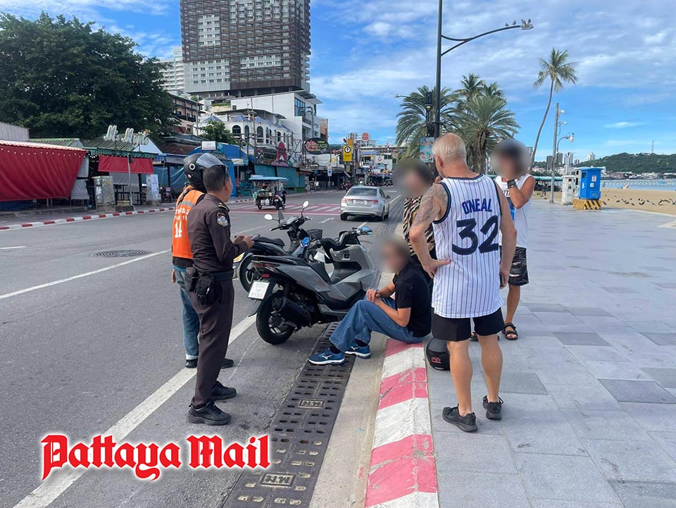 Foreign tourist injured after dog runs across Pattaya road