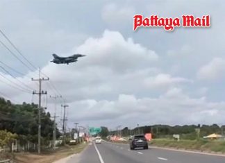 Japanese F-2 fighters make history with first Thailand landing at U-Tapao