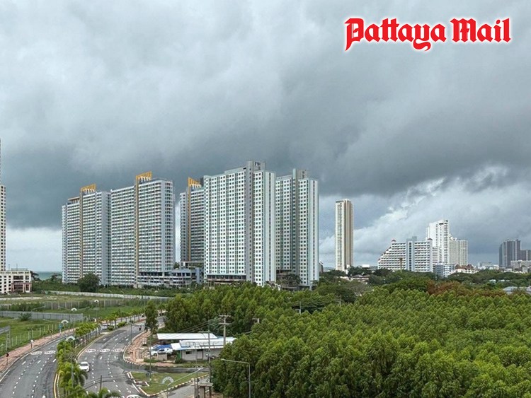Pattaya stays wet as monsoon rain returns to Jomtien