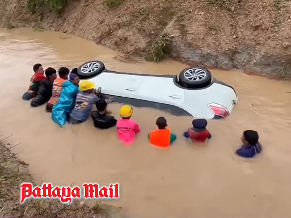 Rayong declares Klaeng disaster zone as floods cut major roads