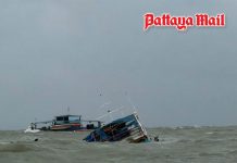 Red flag stops boats in Pattaya after rough seas sink six vessels