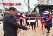 Chonburi governor leads search for foreigner missing in Pattaya flood canal