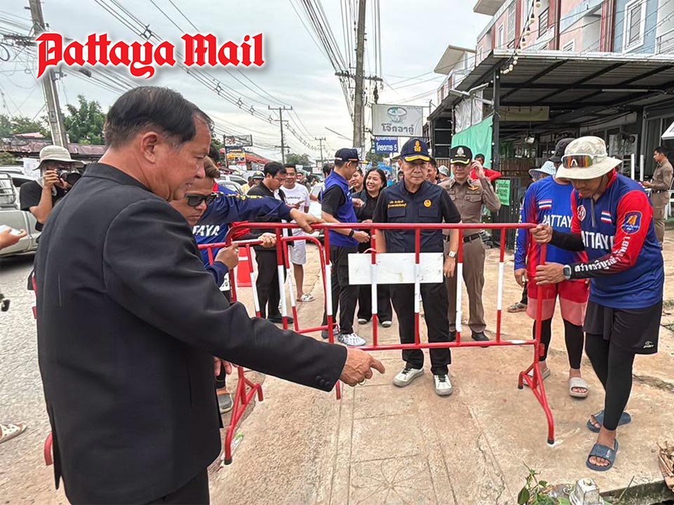 Chonburi governor leads search for foreigner missing in Pattaya flood canal