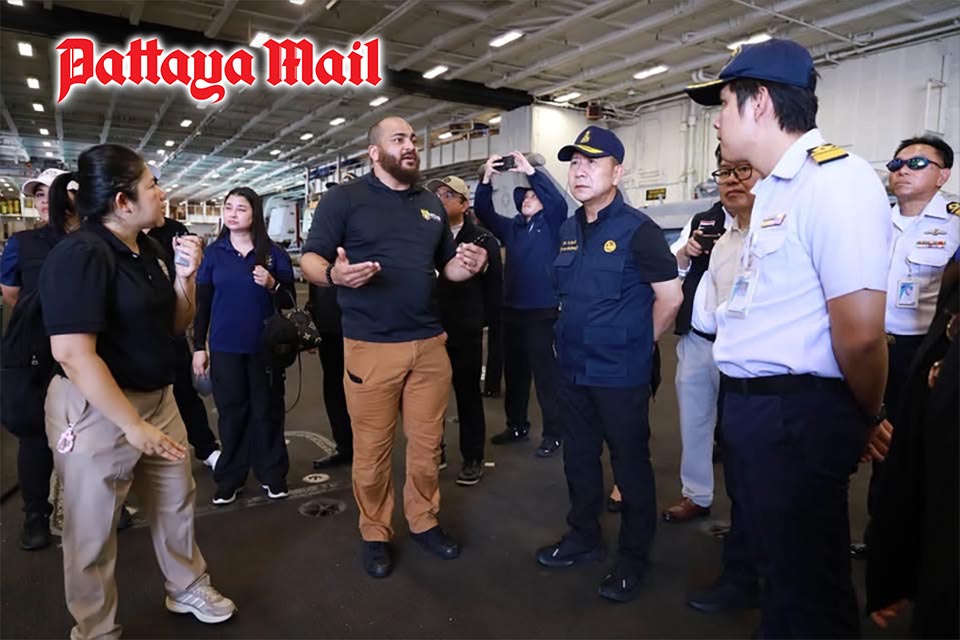 Chonburi Governor leads first Thai group aboard USS Abraham Lincoln