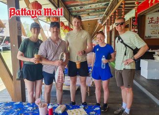 US sailors explore Pattaya Floating Market before saying farewell to the city