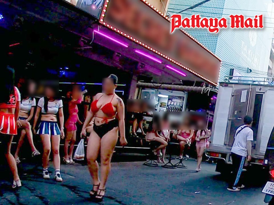 Rain falls but Pattaya stays hot, keeping ice sellers busy