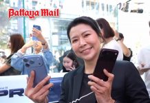 Bangkok buyers line up from dawn for iPhone 18 Pro launch
