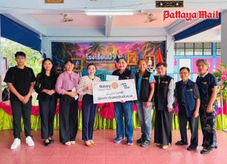 Rotary Club of Utapao International supports Ban Hin Wong School education fund