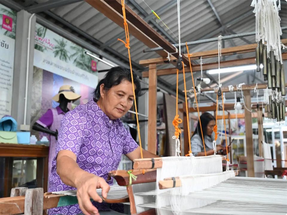 Surat Thani weaving group keeps community heritage and income growing
