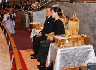King and Queen attend Opera Goes to Hollywood concert in Bangkok