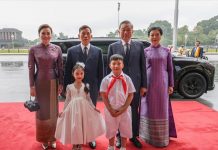 King and Queen receive grand state welcome in Hanoi