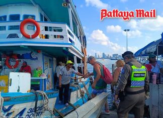 Watch your step, wear your life jacket, Pattaya Tourist Police remind Koh Larn visitors
