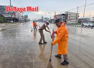 Bang Saray Junction reopens after flood debris cleared