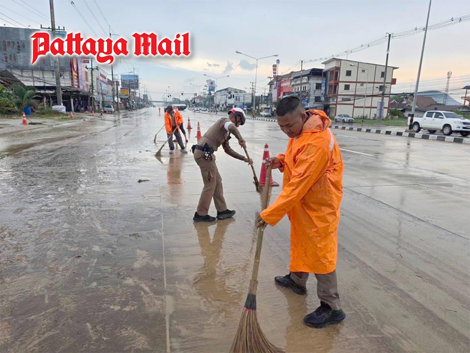 Bang Saray Junction reopens after flood debris cleared