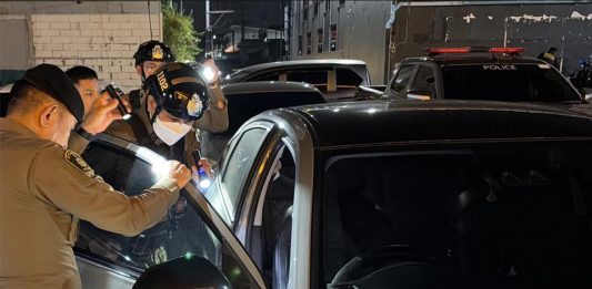 Pattaya police search cars and raid nightclub, six patrons face drug tests