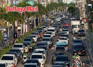 Bang Saen Beach beckons, but holiday traffic tests motorists’ patience