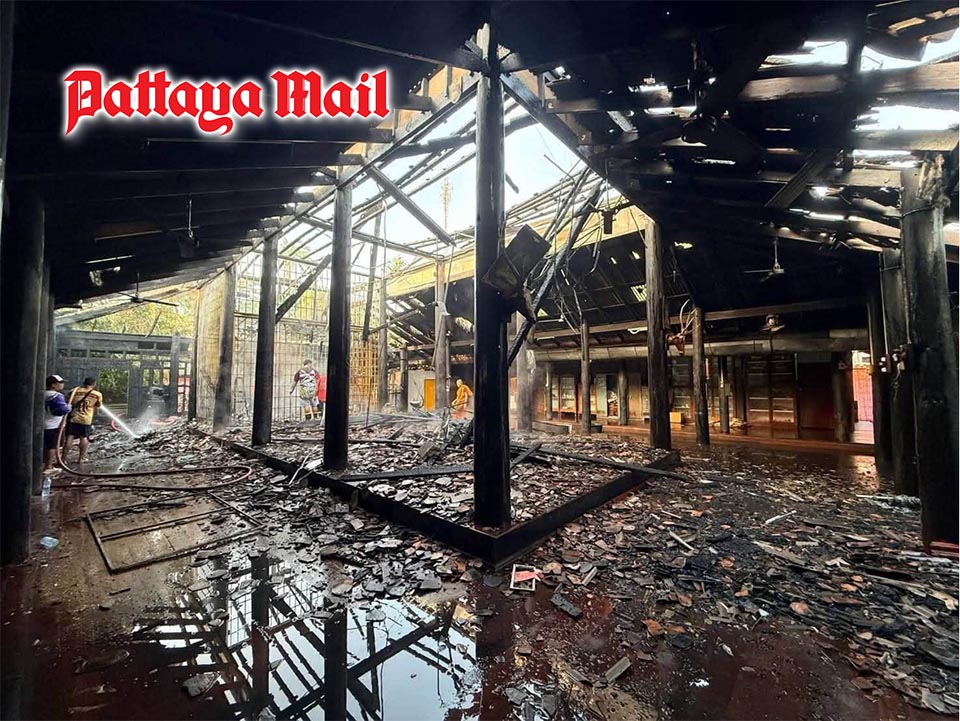 Fire breaks out at prayer hall in Sing Buri temple