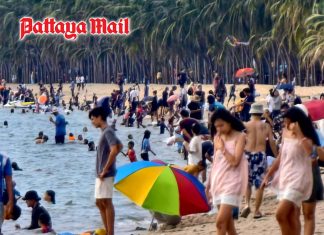Bangsaen Beach draws day-trippers with clear waters, shady spots and fresh seafood