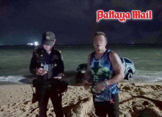 Greek tourist gets pickup truck stuck in Jomtien Beach sand testing its capabilities