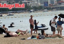 Umbrellas out, sunshine back after brief Pattaya downpour