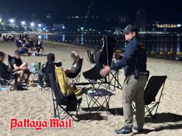 Pattaya seizes beach mats and chairs rented out illegally to tourists