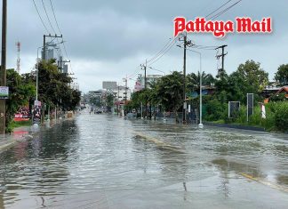 Pattaya Third Road junction reopens after floodwater drains away