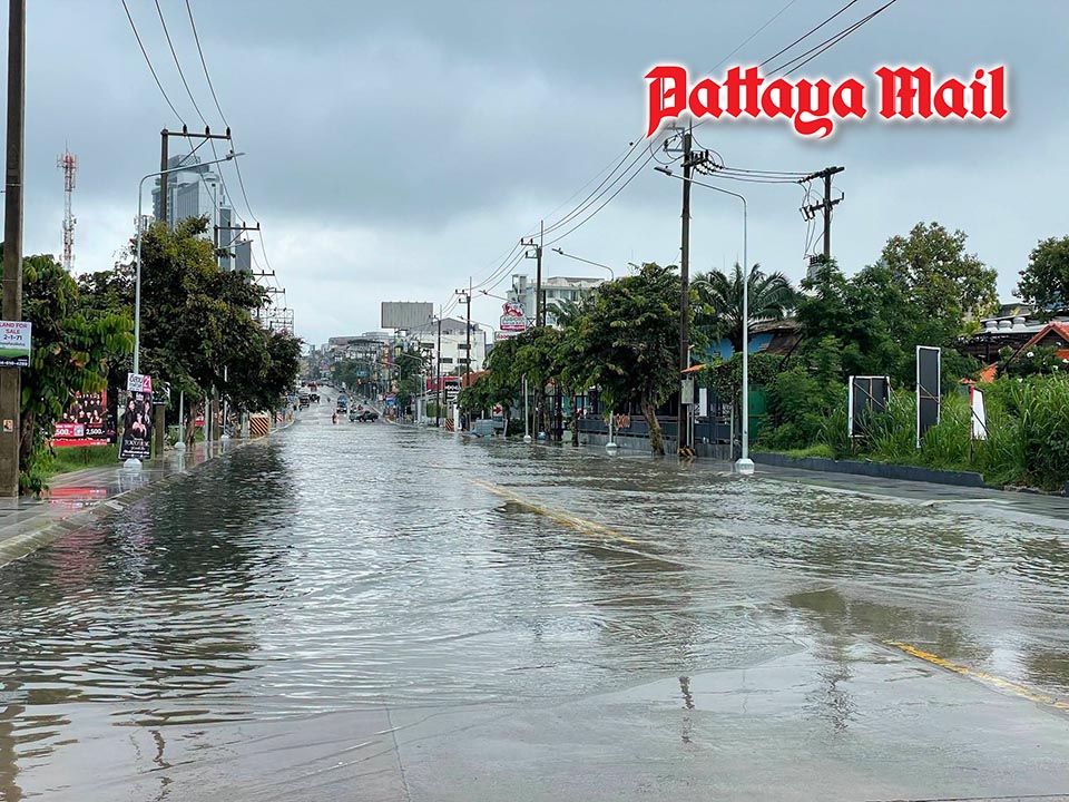 Pattaya Third Road junction reopens after floodwater drains away