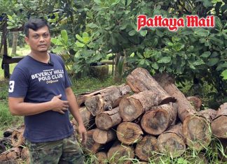Former soldier earns 60,000 baht a month from charcoal business in Songkhla