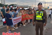 Pattaya ensures families and tour groups return safely from Koh Larn in choppy seas