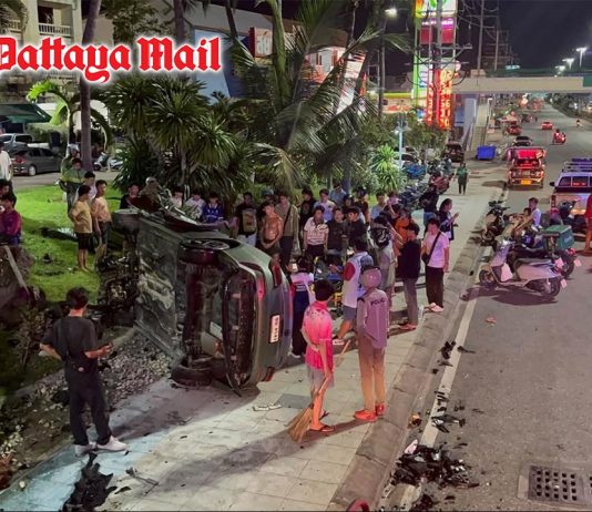 Good Samaritan pulls British man from wreck after fiery Pattaya crash