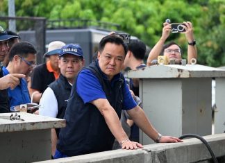 Anutin calls for long-term flood solutions after Suphan Buri inspection
