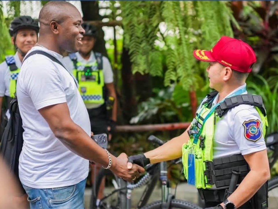 Bangkok tourist police take to bicycles to protect IMF-World Bank delegates